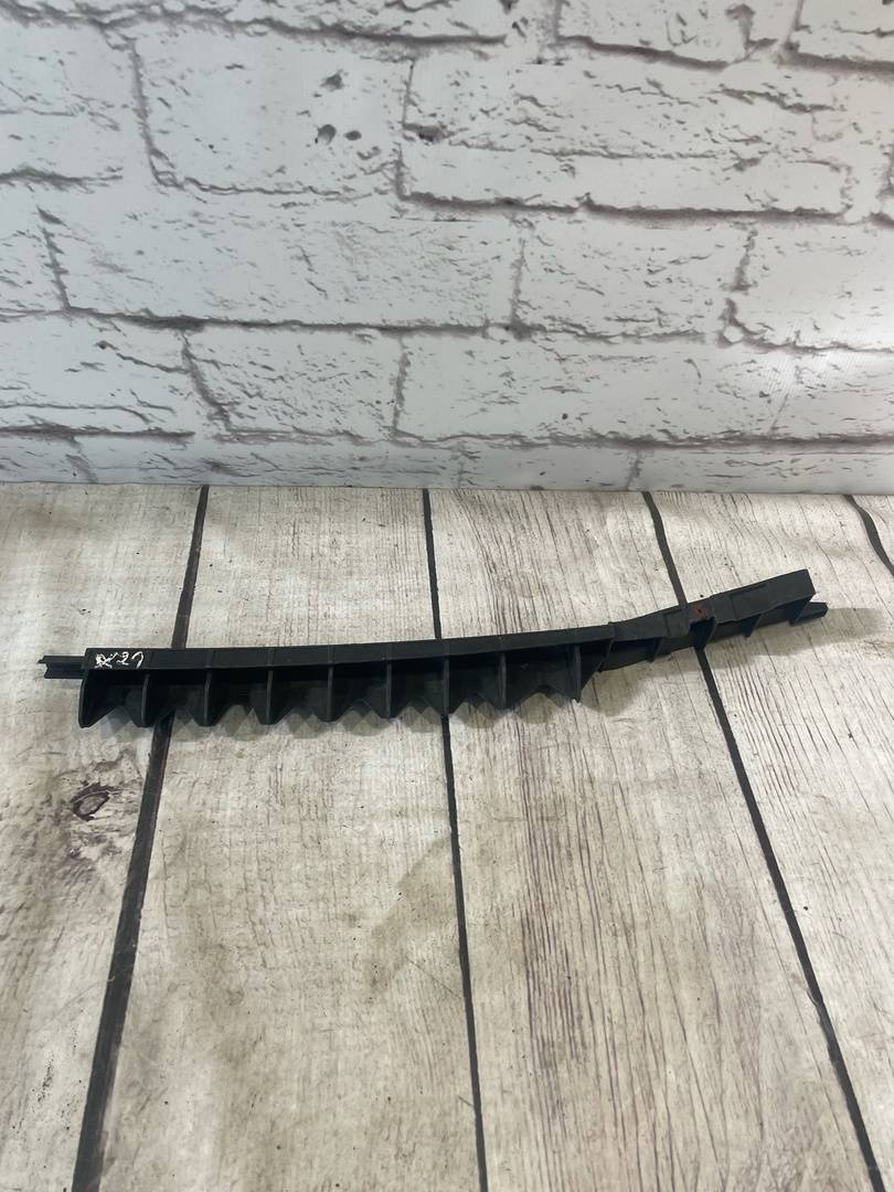 Skoda Superb 1 (2002-2008) для Направляющая бампера задняя центральная Skoda Superb 1 (2002-2008) для Направляющая бампера задняя центральная