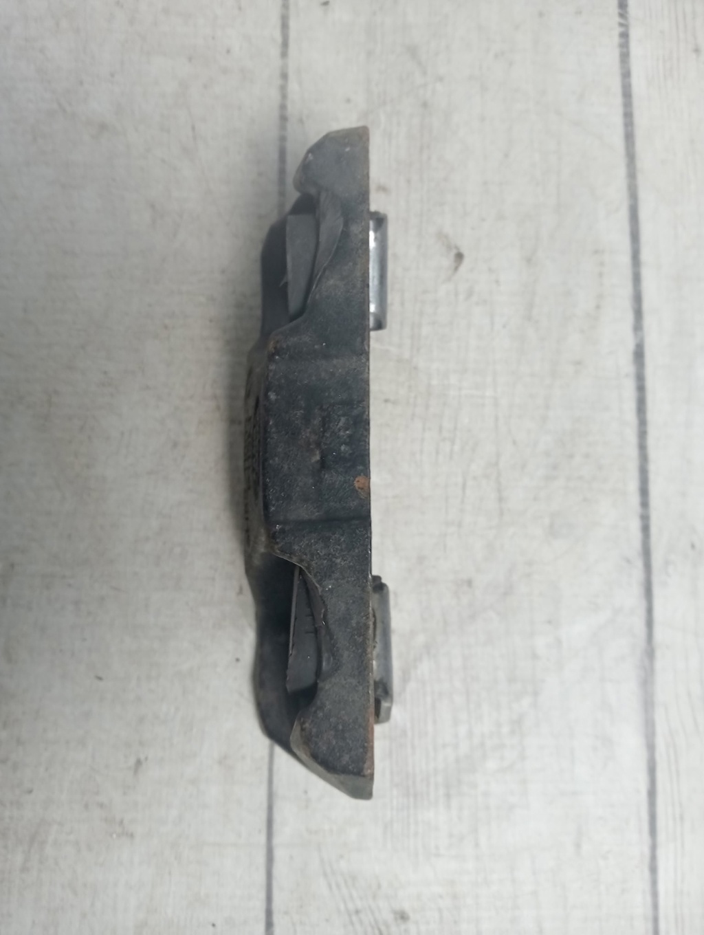 Land Rover Range Rover Evoque (2011-2018) для Противовес (Амортизатор динамический) Land Rover Range Rover Evoque (2011-2018) для Противовес (Амортизатор динамический)