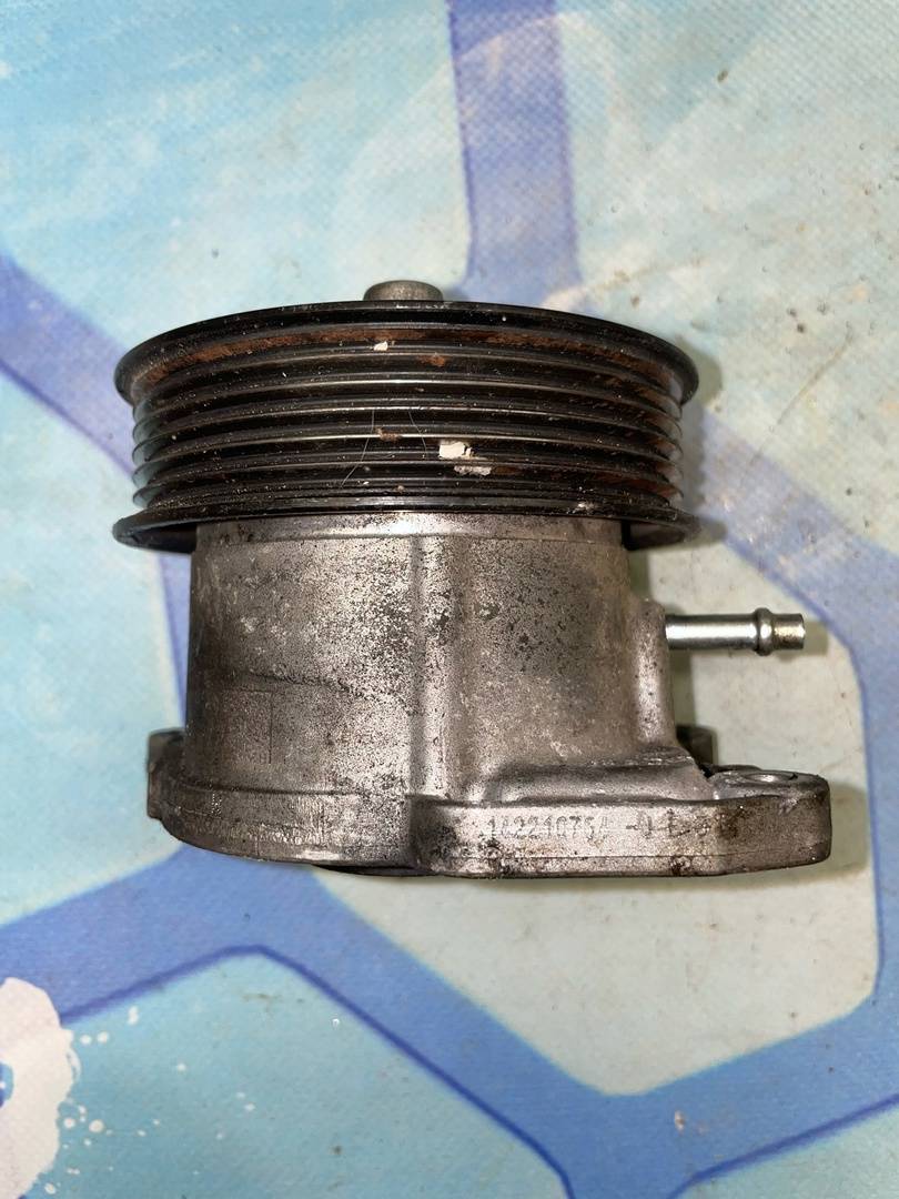 Skoda Yeti (2014-) для Помпа Skoda Yeti (2014-) для Помпа