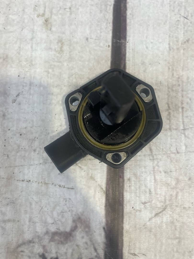 Skoda Octavia / A5 1Z / (2004-2013) для Датчик уровня масла Skoda Octavia / A5 1Z / (2004-2013) для Датчик уровня масла