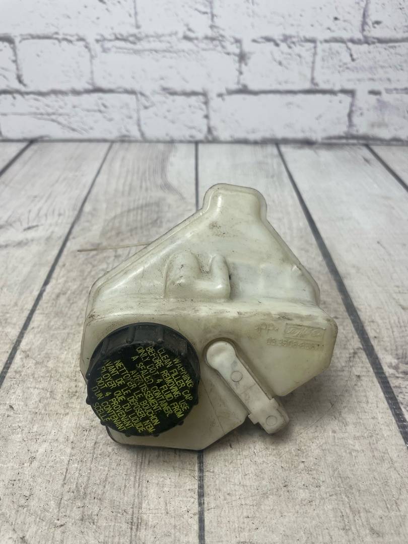 Land Rover Freelander 2 (2007-2014) для Бачок главного тормозного цилиндра Land Rover Freelander 2 (2007-2014) для Бачок главного тормозного цилиндра