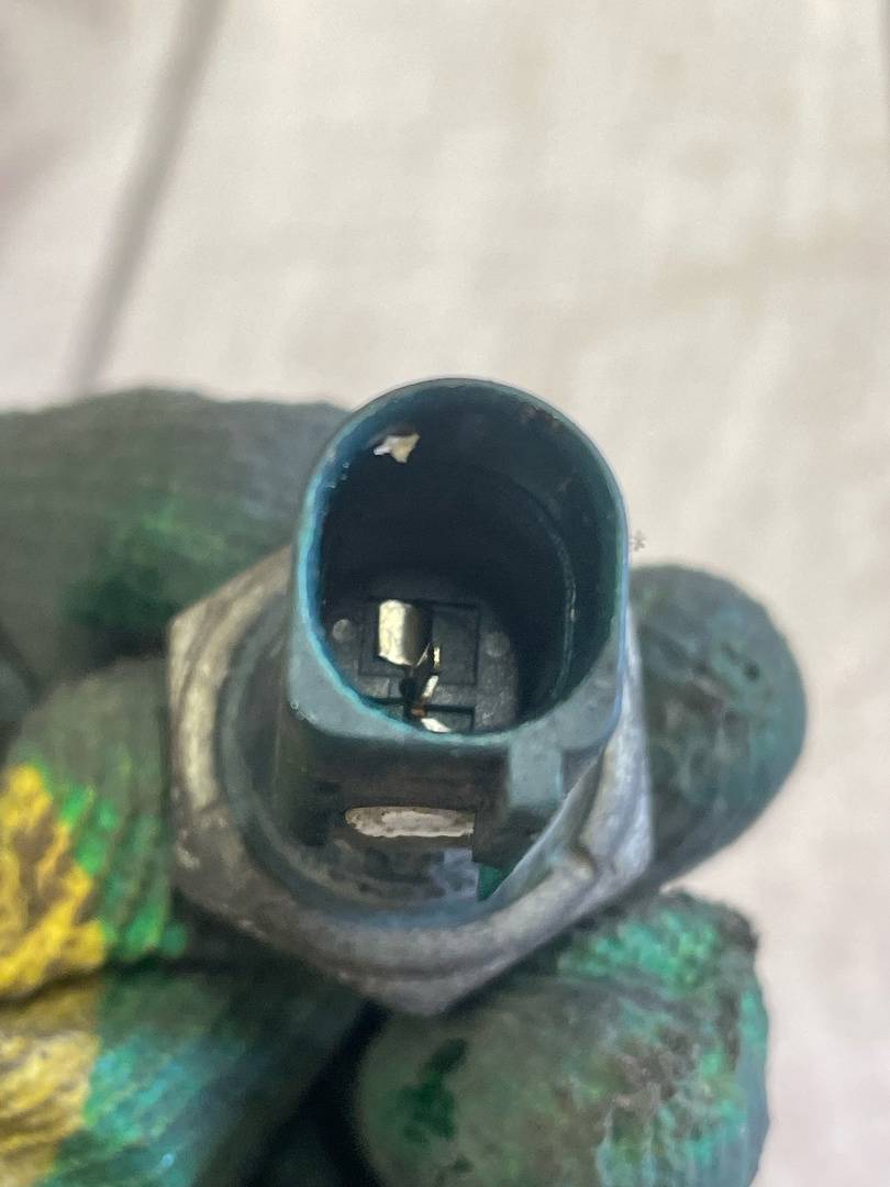 Skoda Fabia 2 (2007-2015) для Датчик давления масла Skoda Fabia 2 (2007-2015) для Датчик давления масла