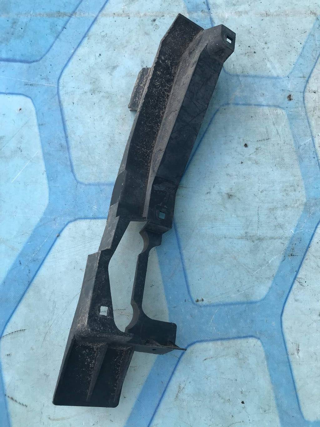 Land Rover Range Rover III L322 (2005-2010) для Кронштейн фар правый