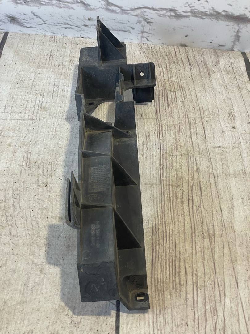 Land Rover Range Rover III L322 (2005-2010) для Кронштейн фар правый