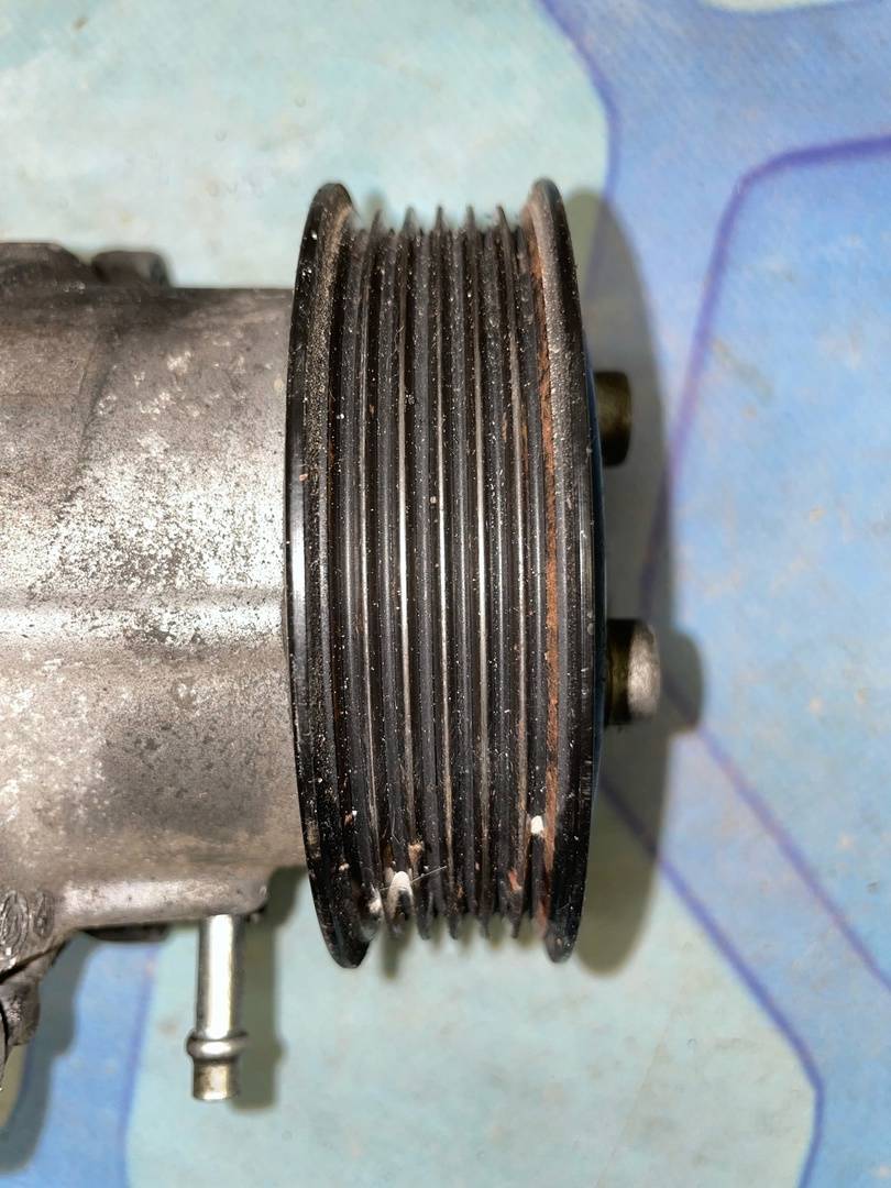 Skoda Yeti (2014-) для Помпа Skoda Yeti (2014-) для Помпа