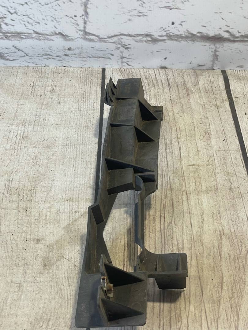 Land Rover Range Rover III L322 (2005-2010) для Кронштейн фар левый