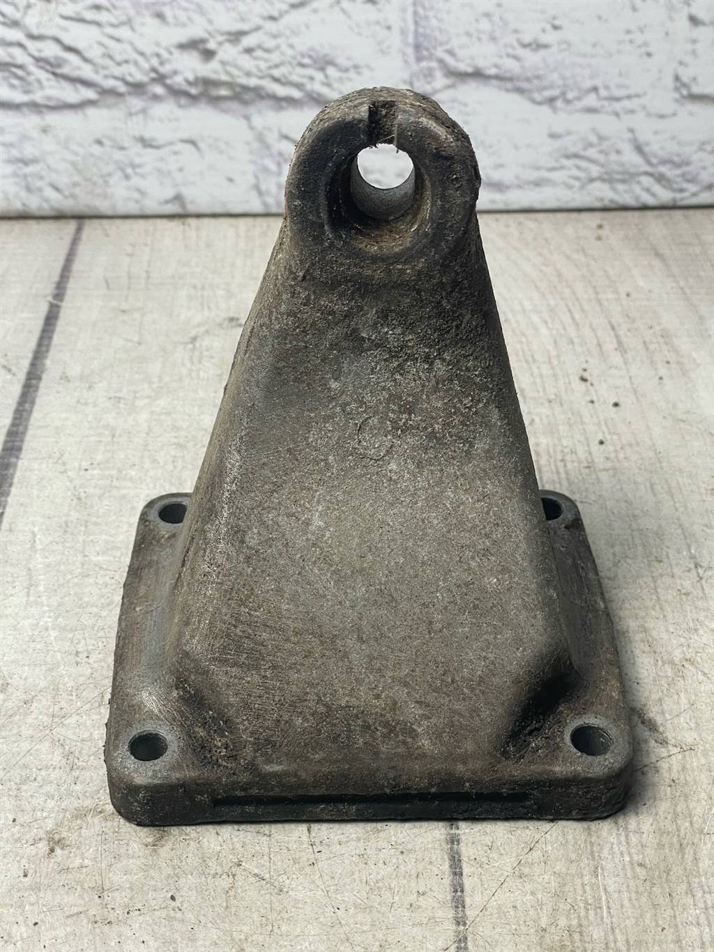 Ssang-Yong Actyon / Sport (2005-2012) для Кронштейн двигателя Ssang-Yong Actyon / Sport (2005-2012) для Кронштейн двигателя