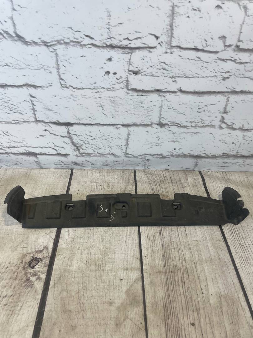 Land Rover Discovery III (2004-2009) для Воздуховод радиатора верхний