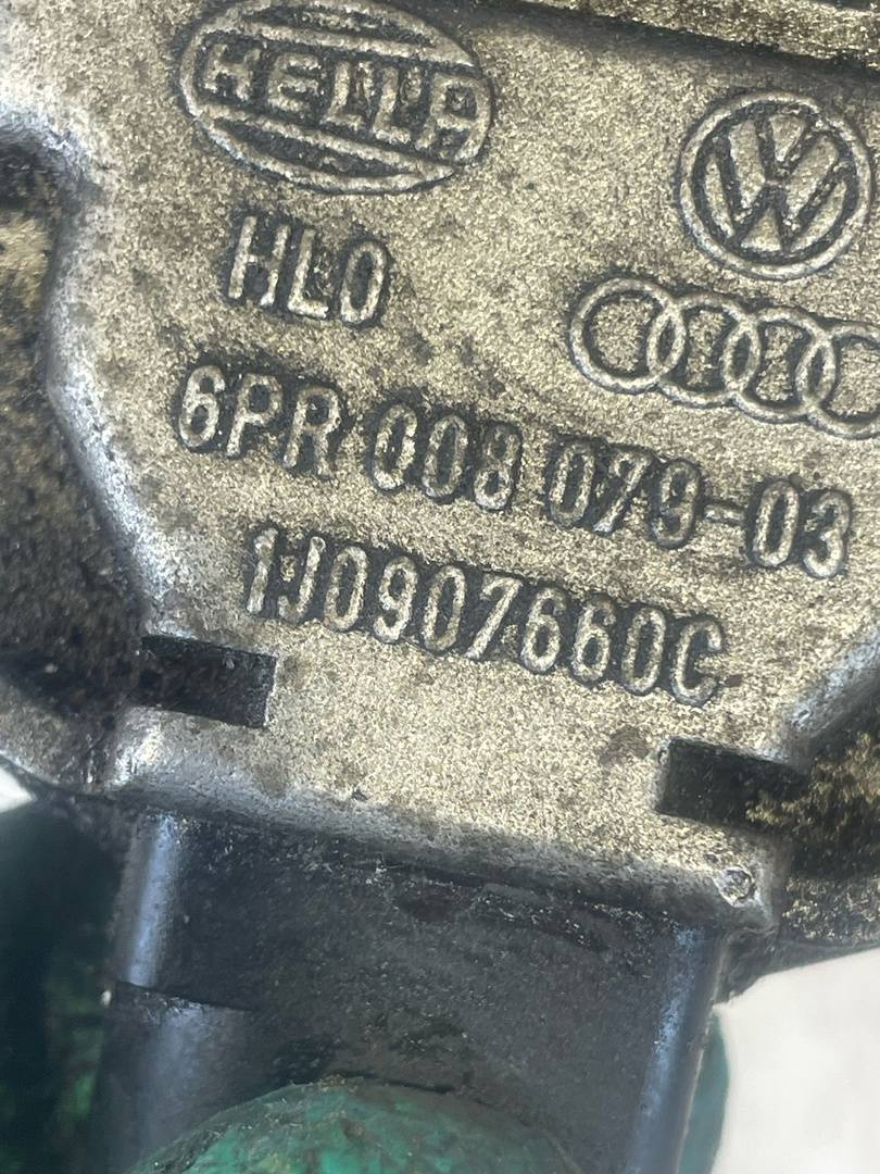 Skoda Octavia / A5 1Z / (2004-2013) для Датчик уровня масла Skoda Octavia / A5 1Z / (2004-2013) для Датчик уровня масла