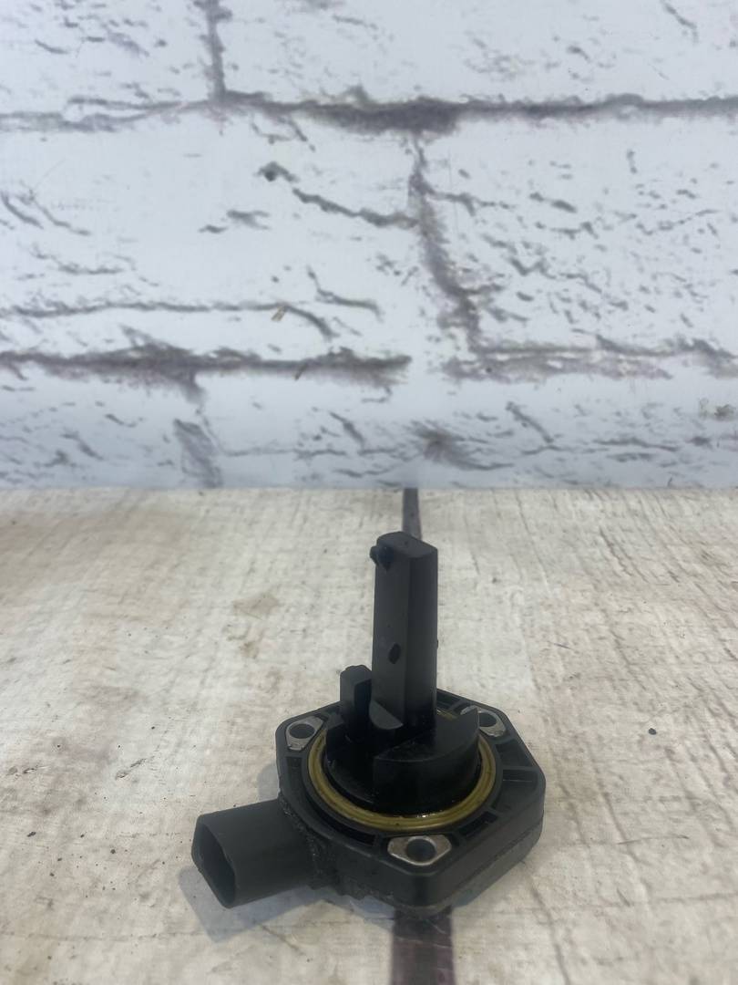 Skoda Octavia / A5 1Z / (2004-2013) для Датчик уровня масла Skoda Octavia / A5 1Z / (2004-2013) для Датчик уровня масла