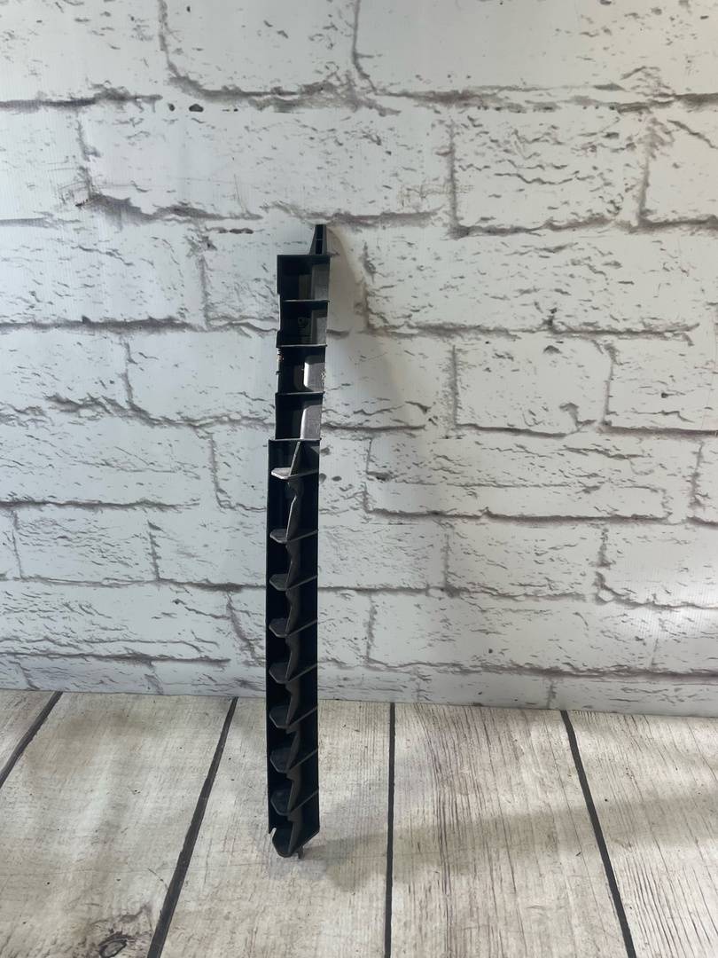 Skoda Superb 1 (2002-2008) для Направляющая бампера задняя центральная Skoda Superb 1 (2002-2008) для Направляющая бампера задняя центральная