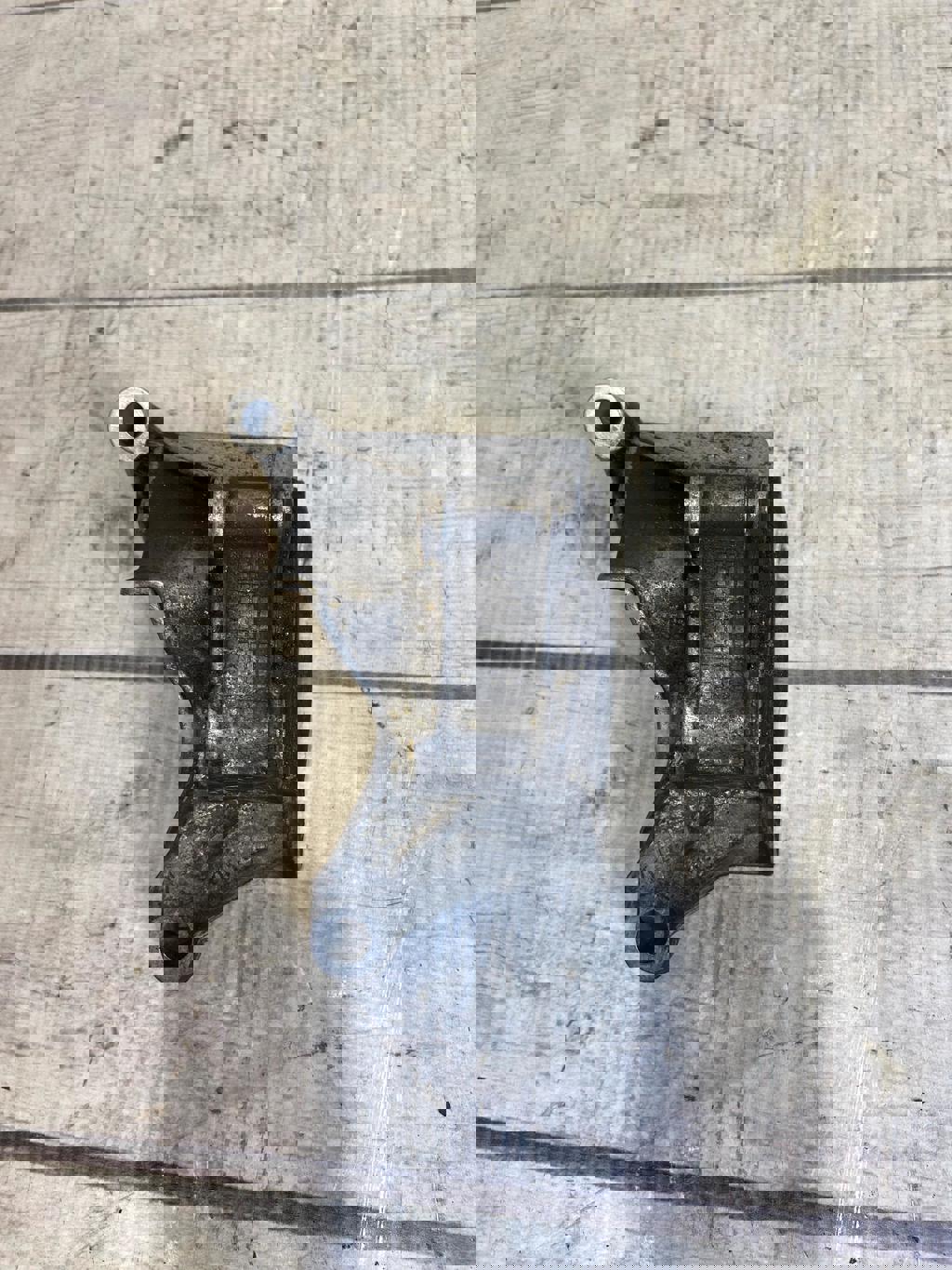 Skoda Roomster (2006-2015) для Кронштейн гидроусилителя руля Skoda Roomster (2006-2015) для Кронштейн гидроусилителя руля