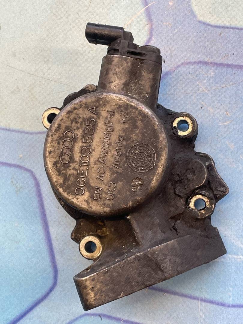 Audi A7 (2011-) для Кронштейн ТНВД