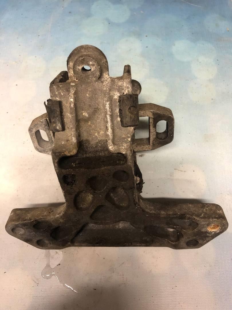 Peugeot 407 (2004-2010) для Опора КПП Peugeot 407 (2004-2010) для Опора КПП