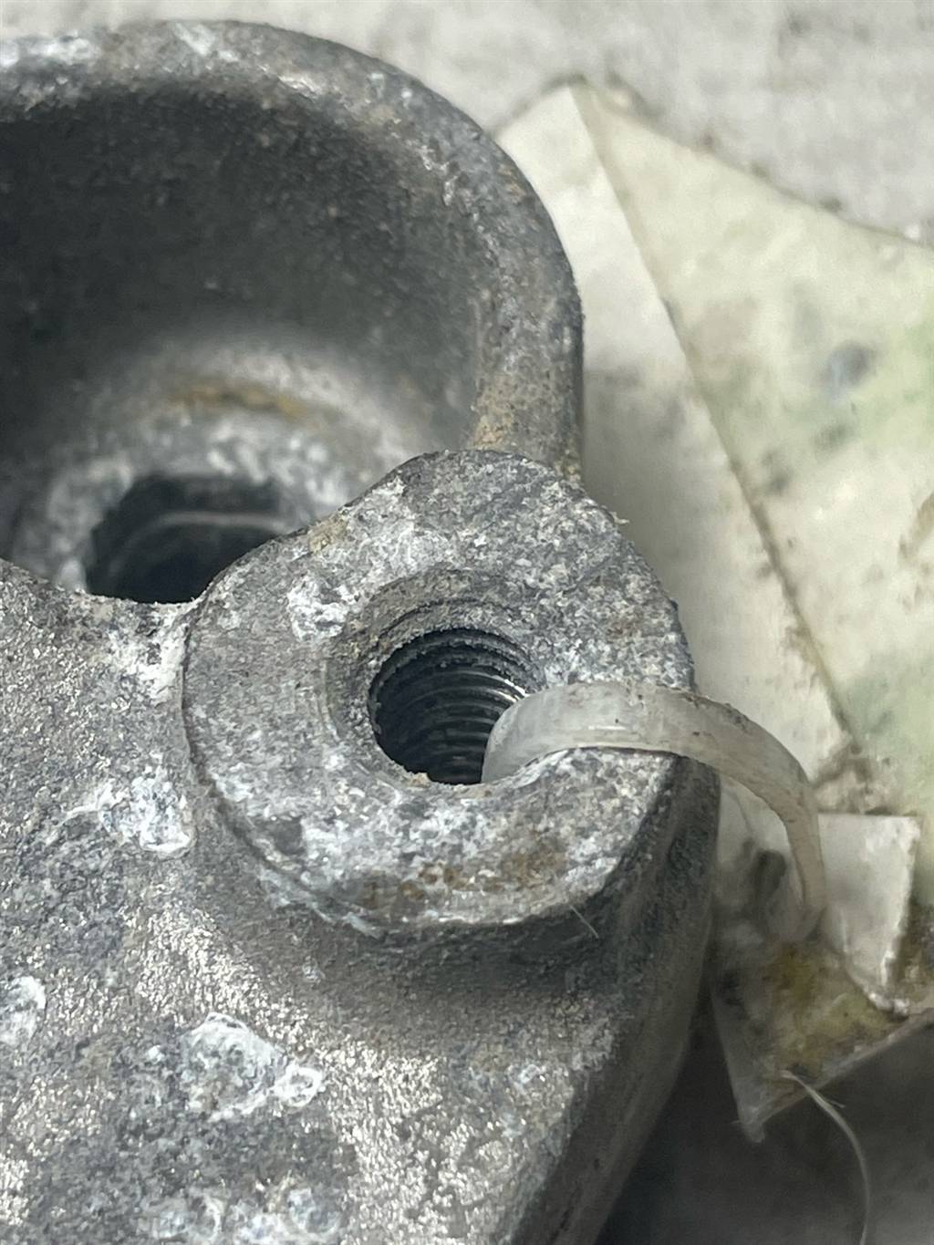 Opel Antara (2009-2015) для Кронштейн компрессора кондиционера Opel Antara (2009-2015) для Кронштейн компрессора кондиционера