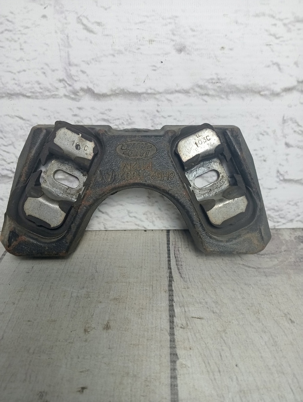 Land Rover Range Rover Evoque (2011-2018) для Противовес (Амортизатор динамический) Land Rover Range Rover Evoque (2011-2018) для Противовес (Амортизатор динамический)