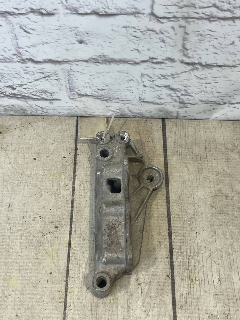 Seat Altea (2004-2015) для Кронштейн двигателя правый Seat Altea (2004-2015) для Кронштейн двигателя правый