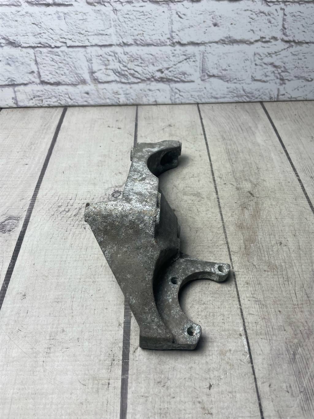 Opel Antara (2009-2015) для Кронштейн генератора Opel Antara (2009-2015) для Кронштейн генератора