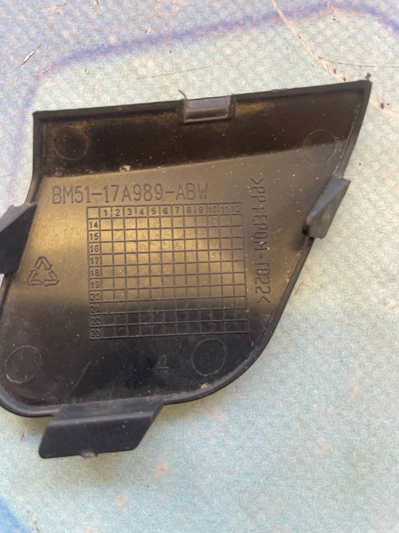 Ford Focus III (2011-) для Заглушка буксировочного крюка Ford Focus III (2011-) для Заглушка буксировочного крюка