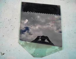 Стекло двери заднее правое универсал для Land Rover Discovery III (2004-2009)  запчасти бу