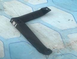 Направляющая бампера задняя левая для VW Touareg 1 (2002-2007)  запчасти бу