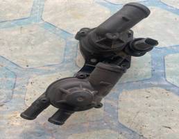 Корпус термостата для VW Golf V (2003-2009)  запчасти бу