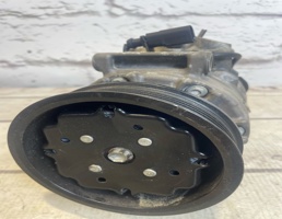 Компрессор кондиционера сломан для Audi Q7 / 4L (2005-2015)  запчасти бу