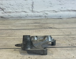 Кронштейн (сопут. товар) для Skoda Octavia / A5 1Z / (2004-2013)  запчасти бу