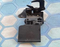 крючок капота для Audi Q3 / 8U (2011-2014)  запчасти бу