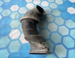 Патрубок воздушного фильтра для Audi Q7 / 4L (2005-2015)  запчасти бу