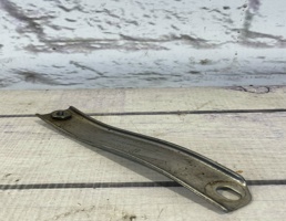 Кронштейн (сопут. товар) для Audi A4 / B8 (2007-2015)  запчасти бу