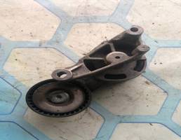 Ролик натяжителя ремня для VW Passat B6 (2005-2010)  запчасти бу
