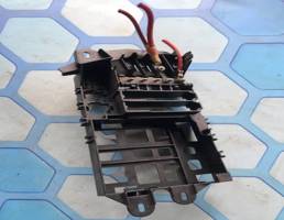 Корпус блока предохранителей для Audi A6 / C6 4F (2004-2011)  запчасти бу