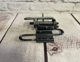 Петля двери нижняя задняя левая для Audi A4 / B7 (2005-2007)  запчасти бу