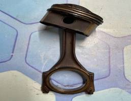 Поршень в сборе с шатуном для Audi A6 / C6 4F (2004-2011)  запчасти бу