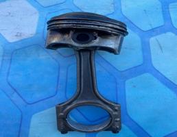 Поршень в сборе с шатуном для Audi A4 / B8 (2007-2015)  запчасти бу