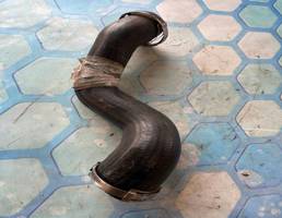 Патрубок интеркулера для Audi A4 / B7 (2005-2007)  запчасти бу