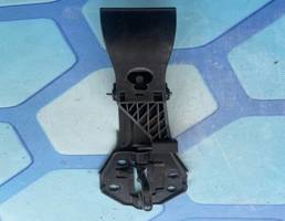 крючок капота для Audi A7 (2011-)  запчасти бу