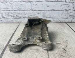 Кронштейн двигателя для Audi A6 / C6 4F (2004-2011)  запчасти бу