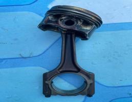 Поршень в сборе с шатуном для Audi A4 / B8 (2007-2015)  запчасти бу