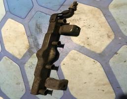 Топливная рампа для Mazda 3 BK (2002-2009)  запчасти бу