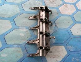 Топливная рампа для VW Passat B6 (2005-2010)  запчасти бу