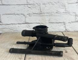 Фланец охлаждающей жидкости для VW Passat B6 (2005-2010)  запчасти бу