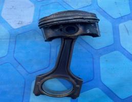 Поршень в сборе с шатуном для Audi A4 / B8 (2007-2015)  запчасти бу