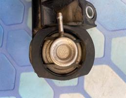 Регулятор давления топлива для Skoda Octavia / 8 A4 1U- / (2000-2011)  запчасти бу