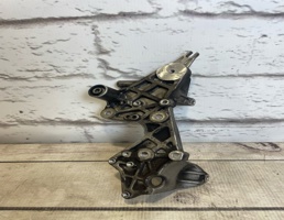 Кронштейн ТНВД для Audi Q7 / 4L (2005-2015)  запчасти бу