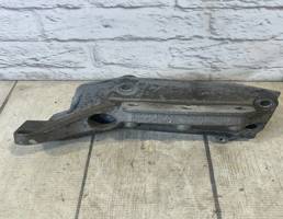 Кронштейн двигателя для VW Golf V (2003-2009)  запчасти бу