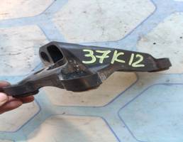 Кронштейн тросов переключения МКПП для Audi A3 III / 8V (2013-2016)  запчасти бу