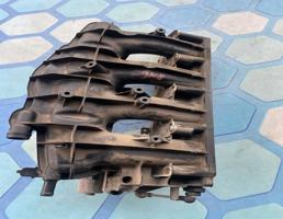 Коллектор впускной для VW Passat B6 (2005-2010)  запчасти бу