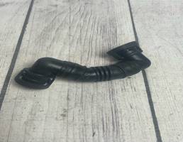 Патрубок системы вентиляции картера для VW Passat B6 (2005-2010)  запчасти бу